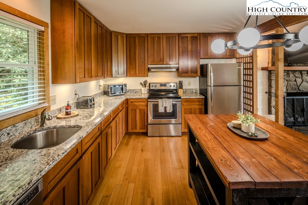 576 Harmony Lane Boone, NC 28607 - Photo 4 of 48