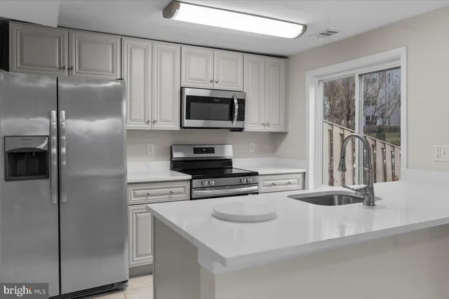 $445,000 | 1139 Autumnhaze Court, Herndon, VA 20170