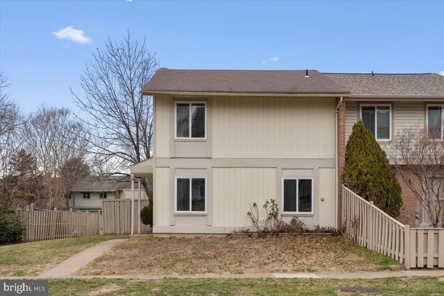 $445,000 | 1139 Autumnhaze Court, Herndon, VA 20170