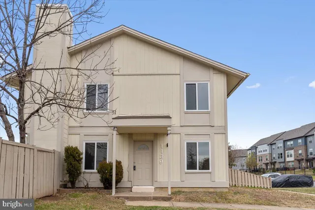 $445,000 | 1139 Autumnhaze Court, Herndon, VA 20170