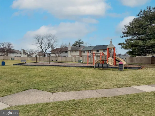 $445,000 | 1139 Autumnhaze Court, Herndon, VA 20170