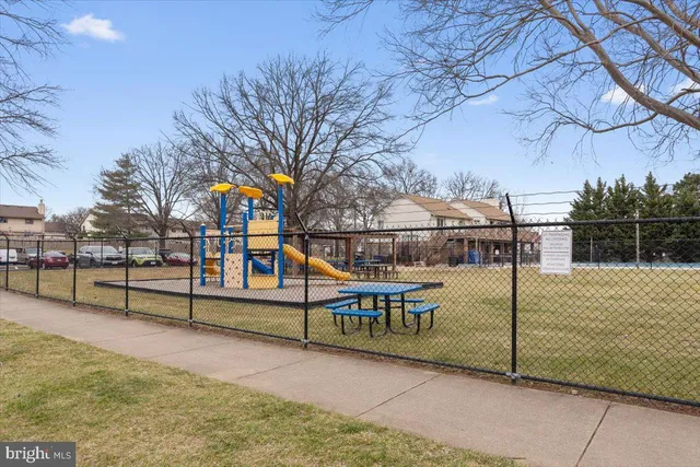 $445,000 | 1139 Autumnhaze Court, Herndon, VA 20170