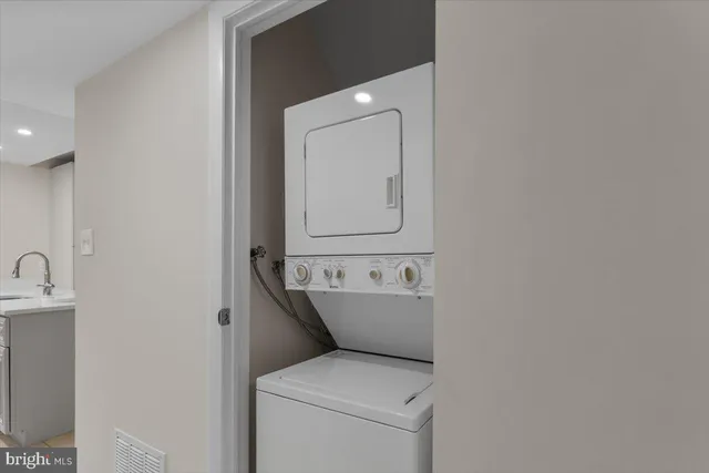 $445,000 | 1139 Autumnhaze Court, Herndon, VA 20170