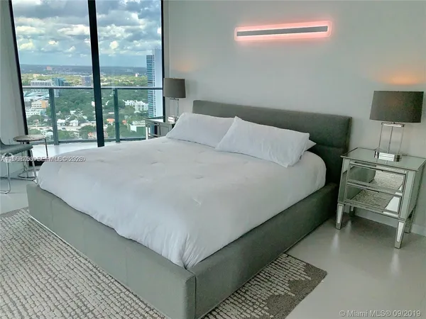 $5,000 | 501 Northeast 31st Street, Unit 3010, Miami, FL 33137