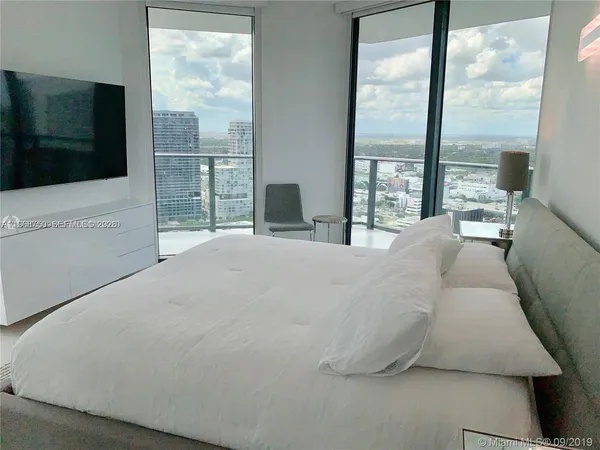 $5,000 | 501 Northeast 31st Street, Unit 3010, Miami, FL 33137