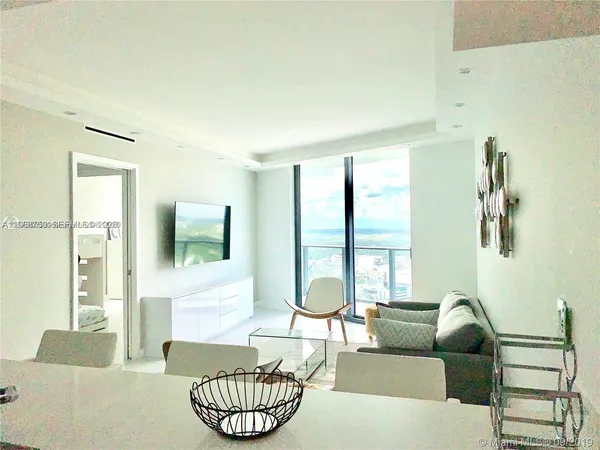 $5,000 | 501 Northeast 31st Street, Unit 3010, Miami, FL 33137