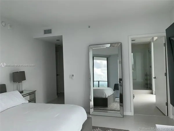 $5,000 | 501 Northeast 31st Street, Unit 3010, Miami, FL 33137