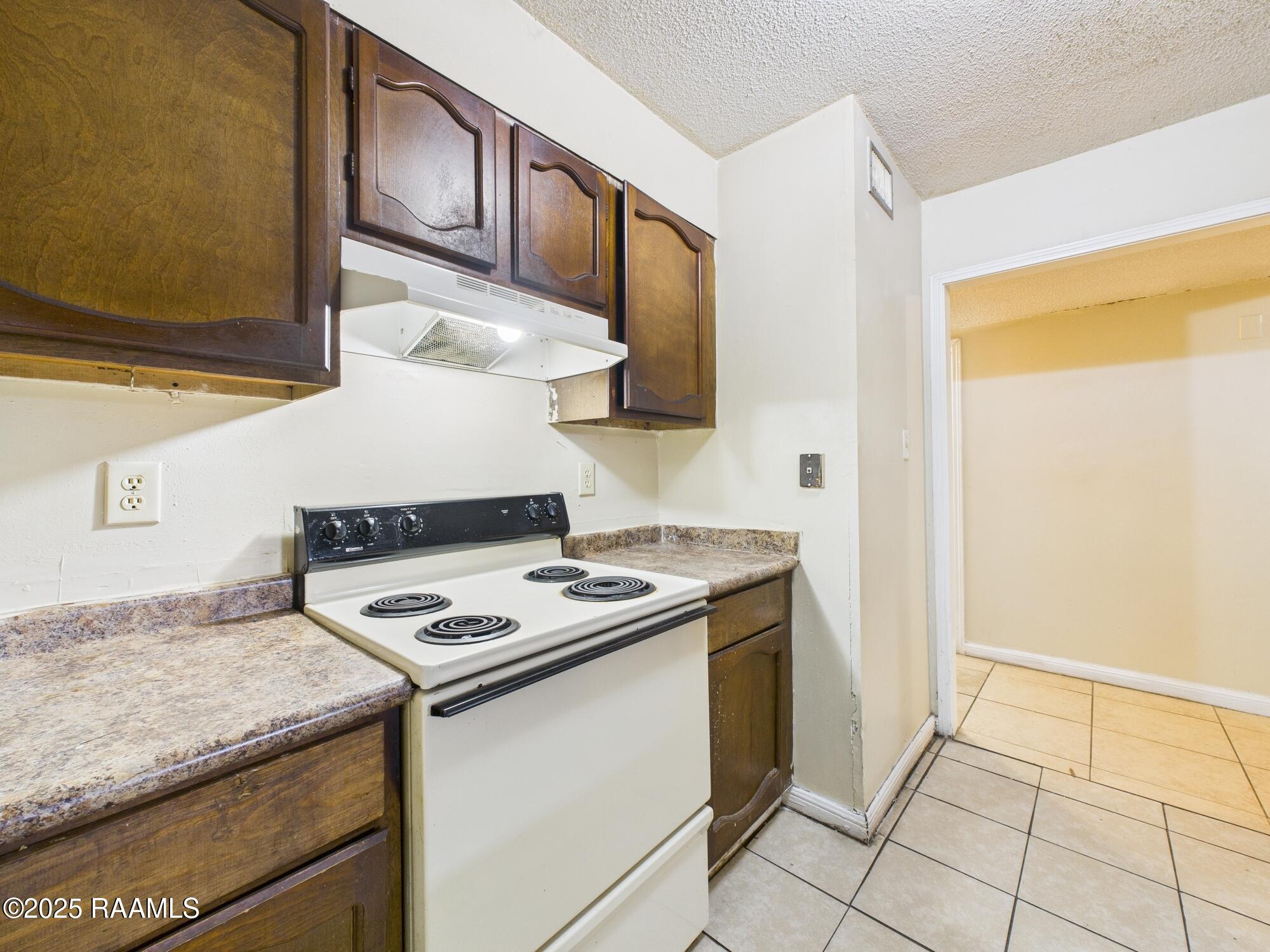 102 Marigny Circle, Unit C Duson, LA 70529 - Photo 7 of 13 CAM04246G0-PR0211-STILL008