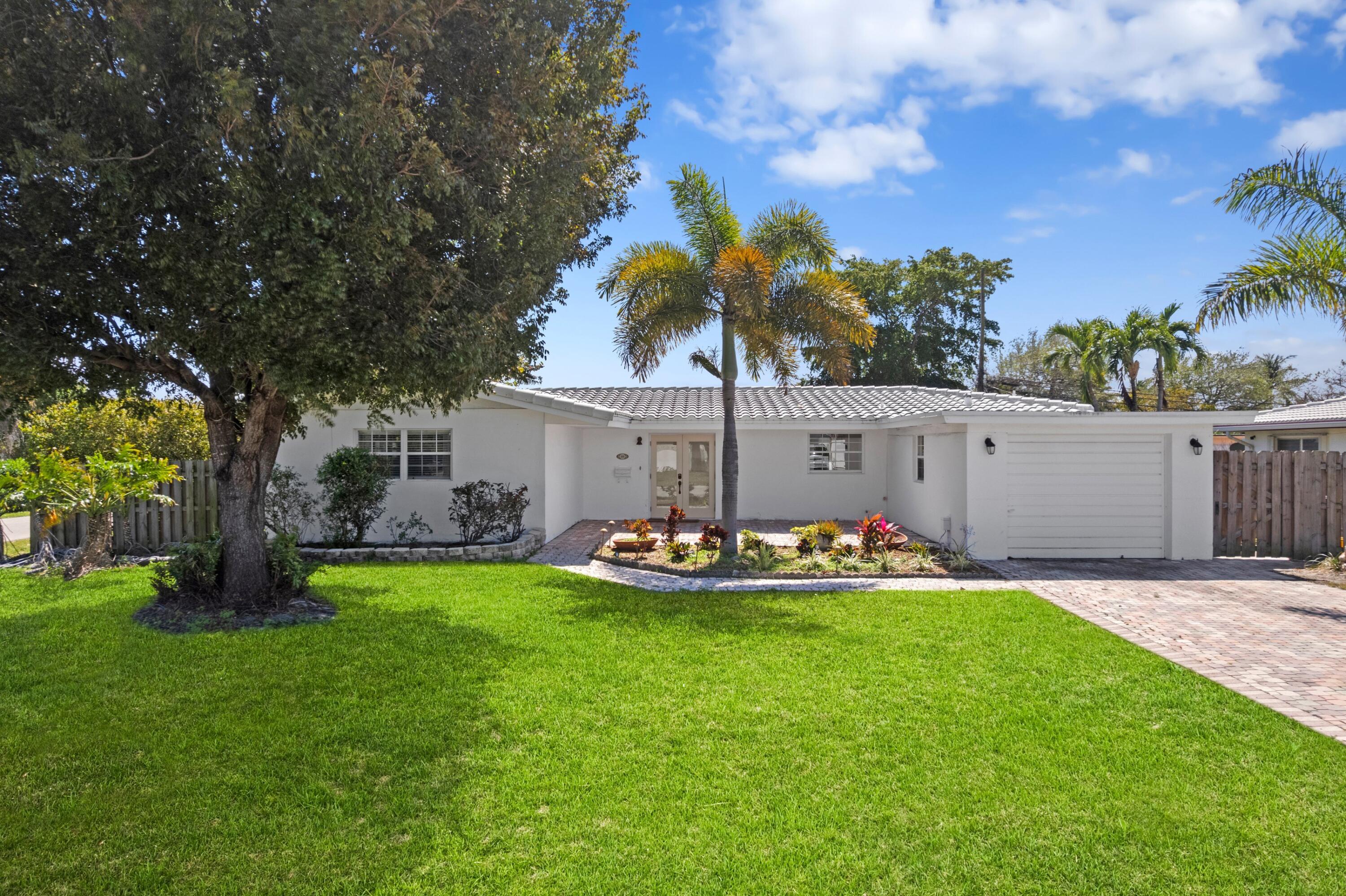 498 Northeast 30th Street Boca Raton, FL 33431 - Photo 1 of 41 Front Exterior