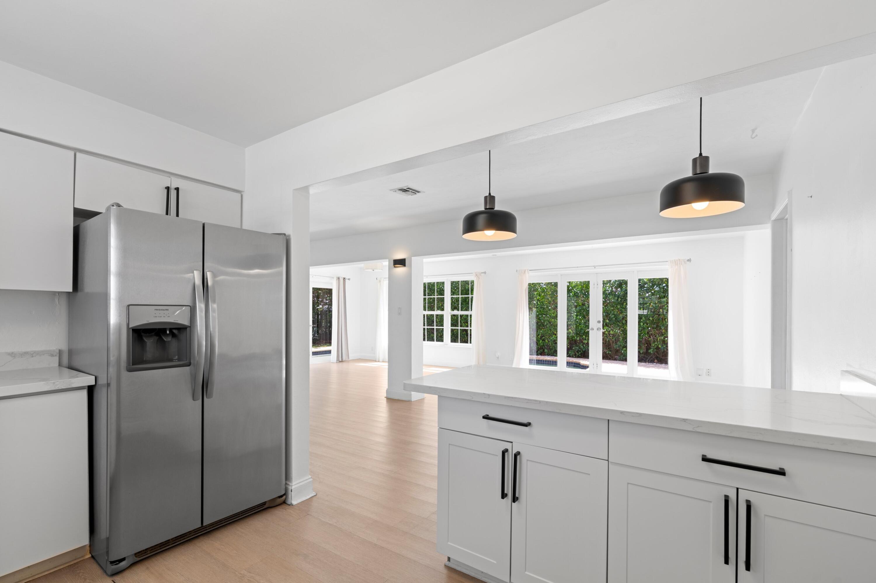 498 Northeast 30th Street Boca Raton, FL 33431 - Photo 10 of 41 Kitchen