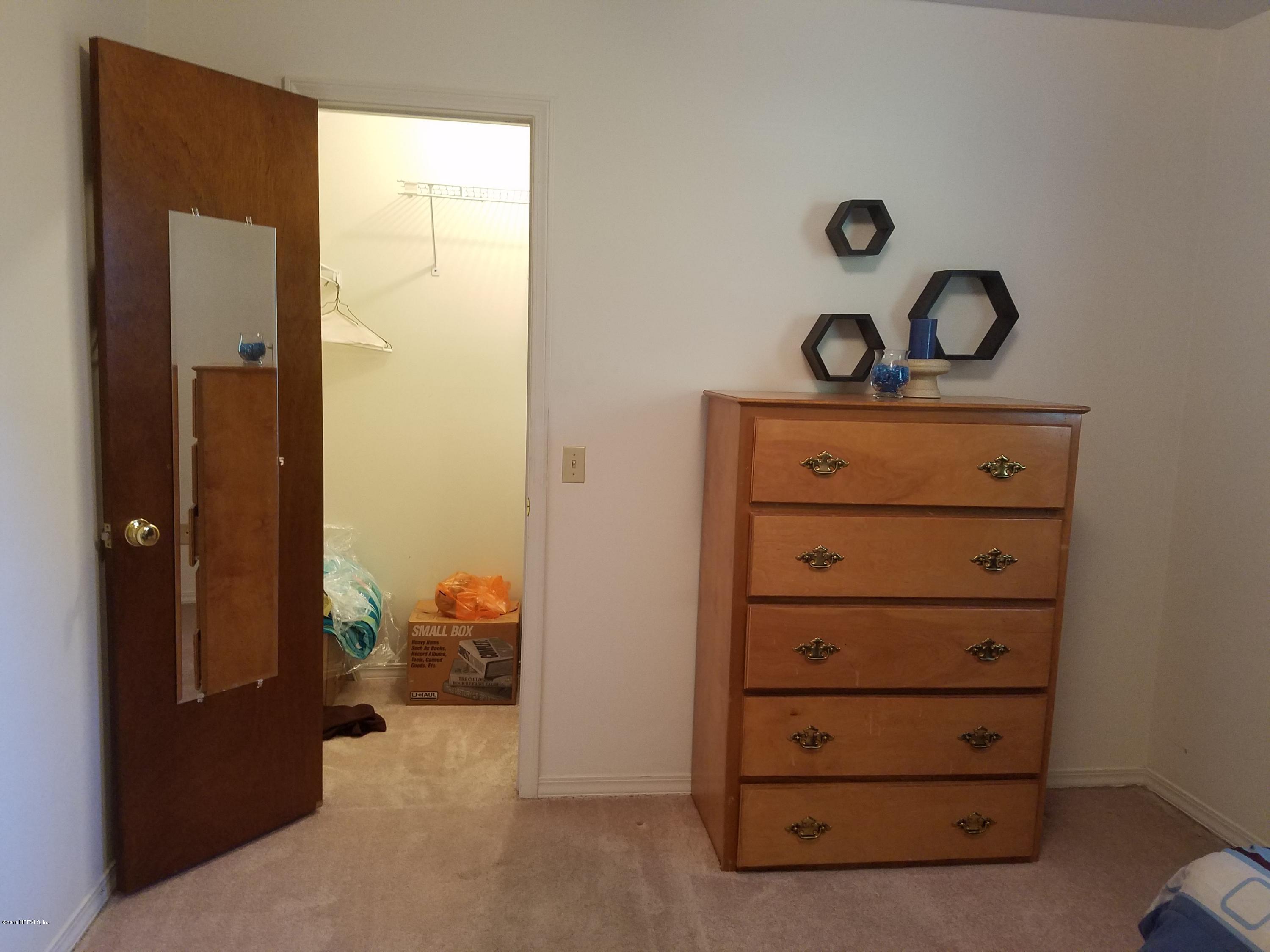 3516 Barquentine Road Jacksonville, FL 32216 - Photo 46 of 67 Walk in Closet