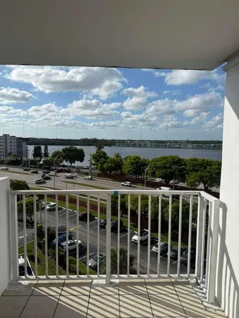 $1,600 | 1200 Northeast Miami Gardens Drive, Unit 812W, Miami, FL 33179