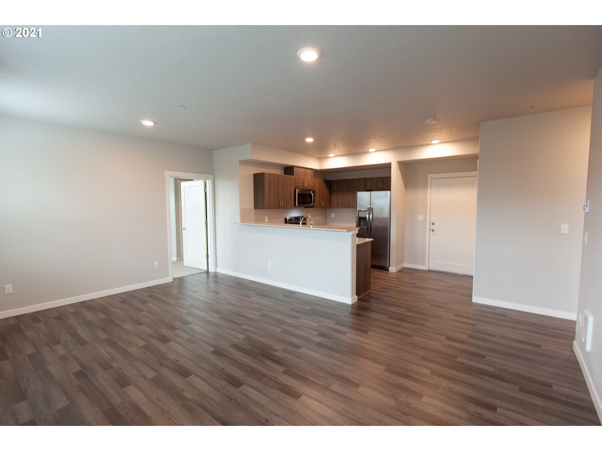 17124 Southwest Appledale Road, Unit 304 Beaverton, OR 97007 - Photo 2 of 27 Gallery Image 2