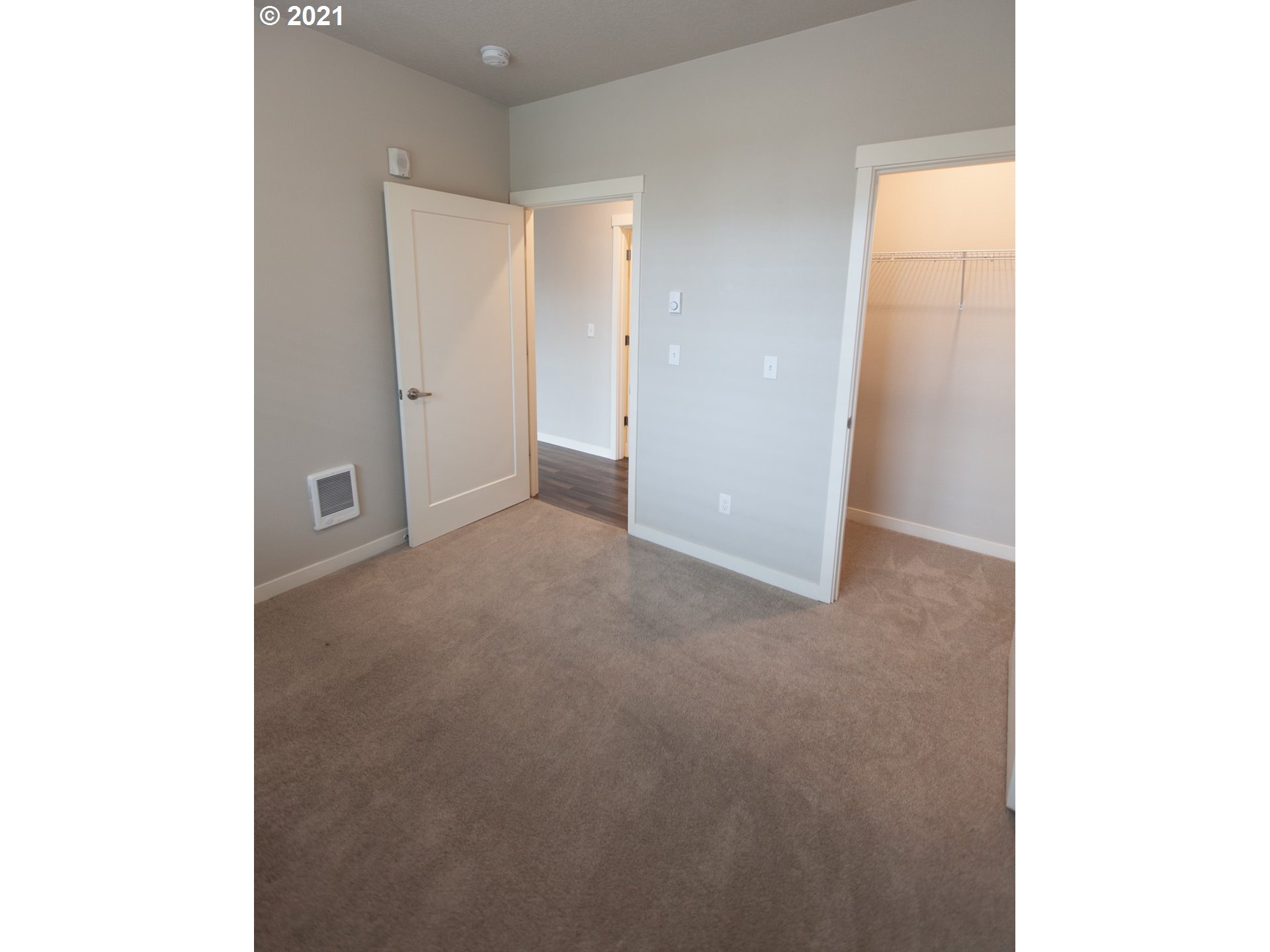 17124 Southwest Appledale Road, Unit 304 Beaverton, OR 97007 - Photo 13 of 27 Gallery Image 13