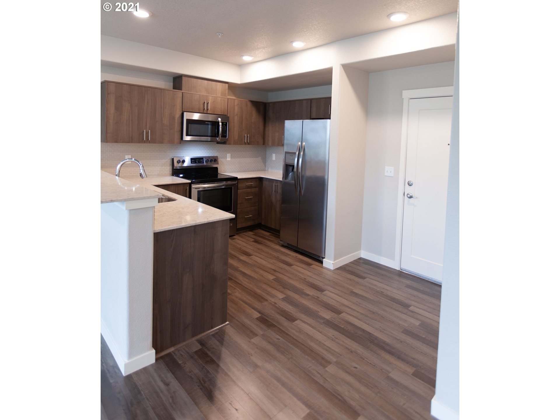 17124 Southwest Appledale Road, Unit 304 Beaverton, OR 97007 - Photo 3 of 27 Gallery Image 3