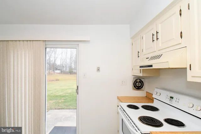 $2,300 | 592 B Wrensong Road, Unit B, Yardley, PA 19067