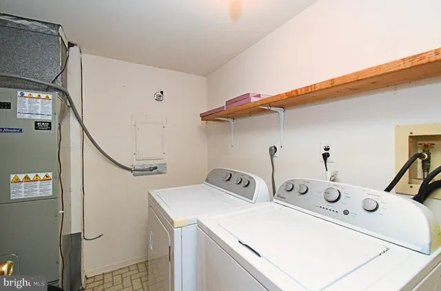 $2,300 | 592 B Wrensong Road, Unit B, Yardley, PA 19067