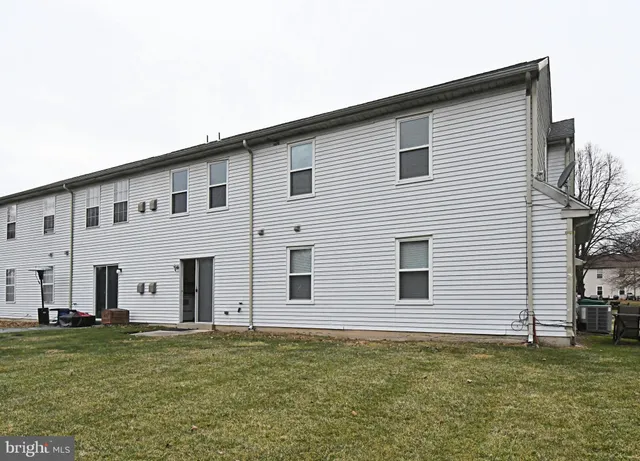 $2,300 | 592 B Wrensong Road, Unit B, Yardley, PA 19067