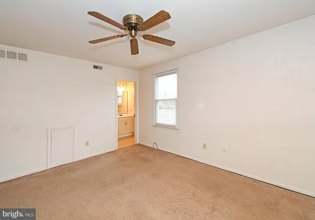 $2,300 | 592 B Wrensong Road, Unit B, Yardley, PA 19067