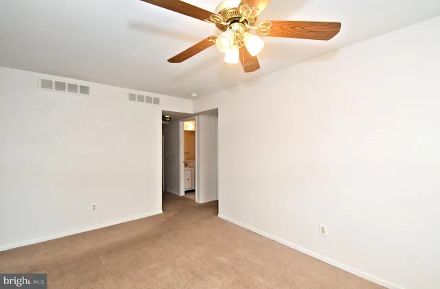 $2,300 | 592 B Wrensong Road, Unit B, Yardley, PA 19067