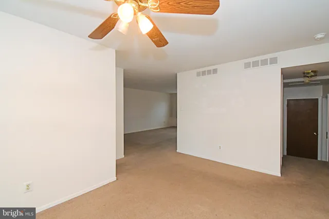 $2,300 | 592 B Wrensong Road, Unit B, Yardley, PA 19067