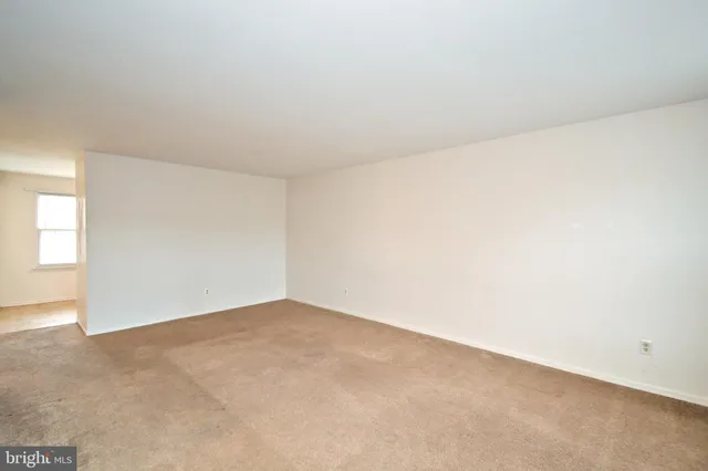 $2,300 | 592 B Wrensong Road, Unit B, Yardley, PA 19067