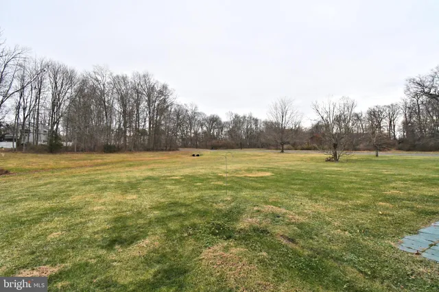 $2,300 | 592 B Wrensong Road, Unit B, Yardley, PA 19067