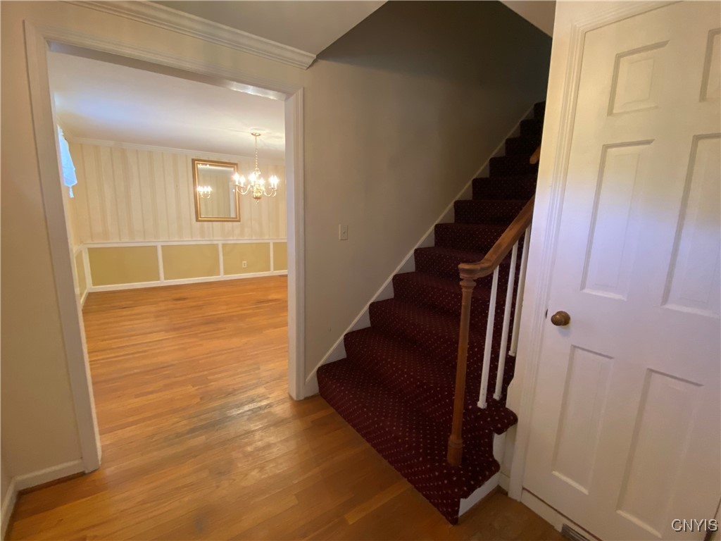 103 Paris Road New Hartford, NY 13413 - Photo 5 of 45