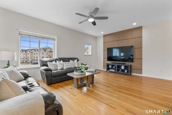 $529,000 | 316 Pepin Place, Unit 316, South Windsor, CT 06074