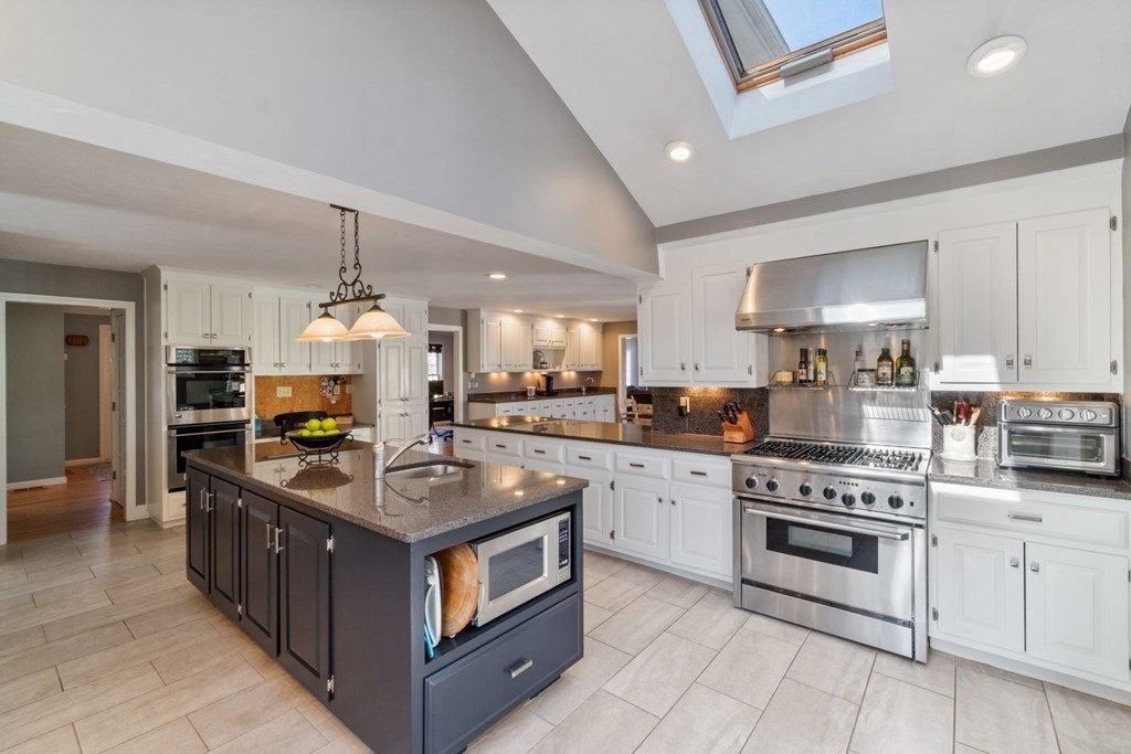 10 Hidden Brick Road Hopkinton, MA 01748 - Photo 5 of 42 Gallery Image 5
