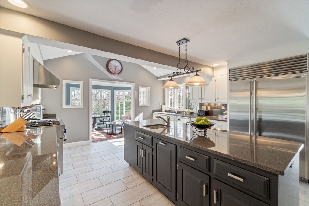 10 Hidden Brick Road Hopkinton, MA 01748 - Photo 6 of 42 Gallery Image 6