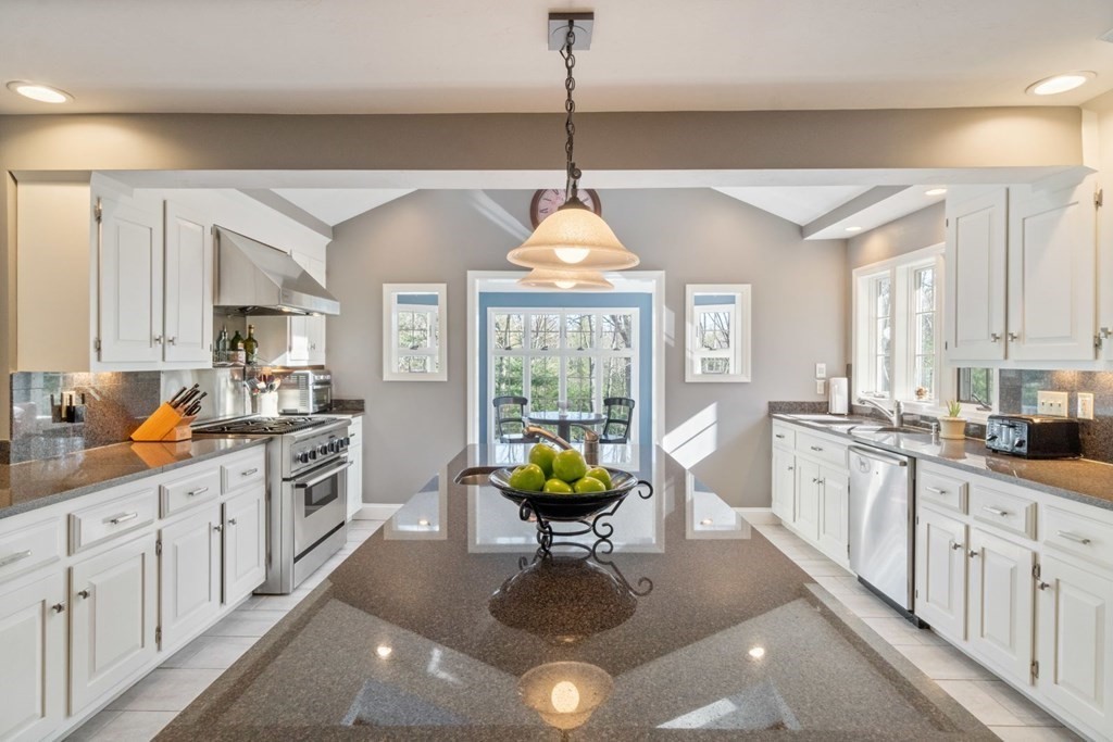 10 Hidden Brick Road Hopkinton, MA 01748 - Photo 7 of 42 Gallery Image 7