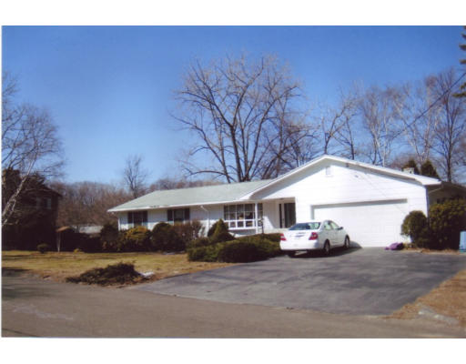 15 Shepard Drive Holyoke, MA 01040 - Photo 2 of 14