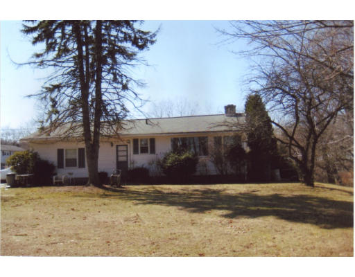 15 Shepard Drive Holyoke, MA 01040 - Photo 4 of 14