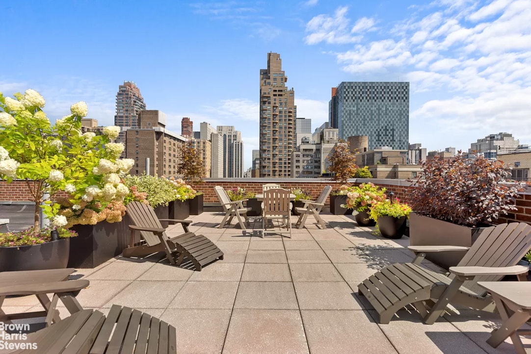 310 East 70th Street, Unit 10G Manhattan, NY 10021 - Photo 8 of 11