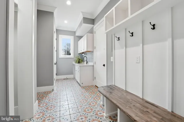 $2,200,000 | 311 Albrecht Circle Southwest, Vienna, VA 22180