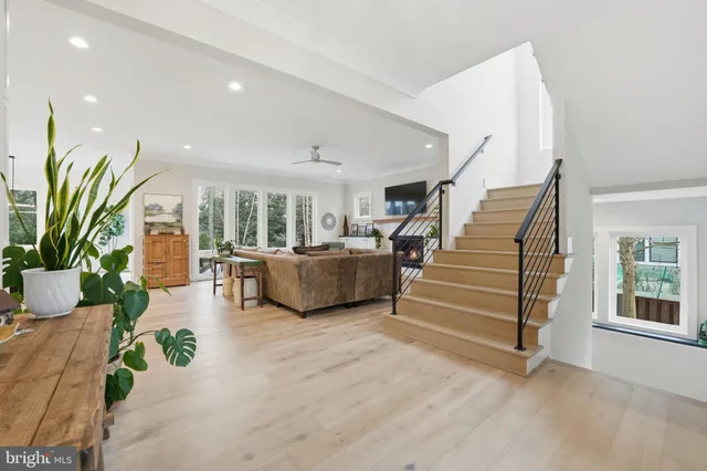 $2,200,000 | 311 Albrecht Circle Southwest, Vienna, VA 22180