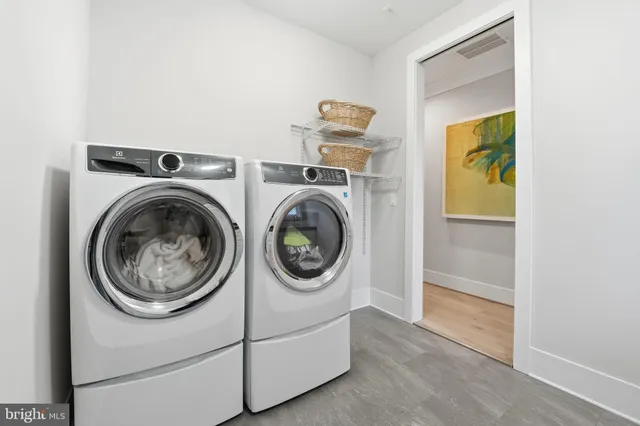 $2,200,000 | 311 Albrecht Circle Southwest, Vienna, VA 22180