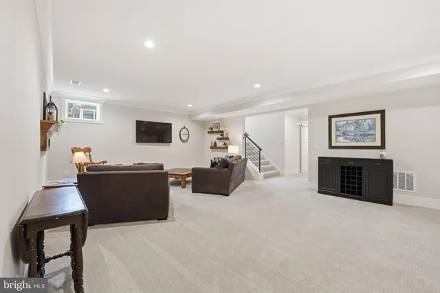 $2,200,000 | 311 Albrecht Circle Southwest, Vienna, VA 22180