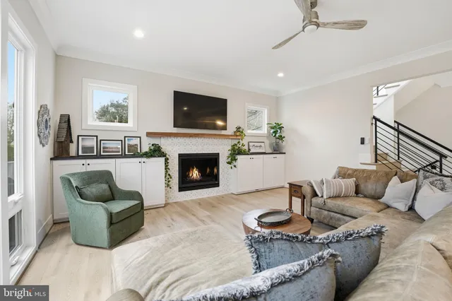 $2,200,000 | 311 Albrecht Circle Southwest, Vienna, VA 22180