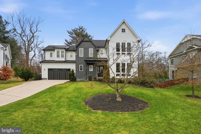 $2,200,000 | 311 Albrecht Circle Southwest, Vienna, VA 22180