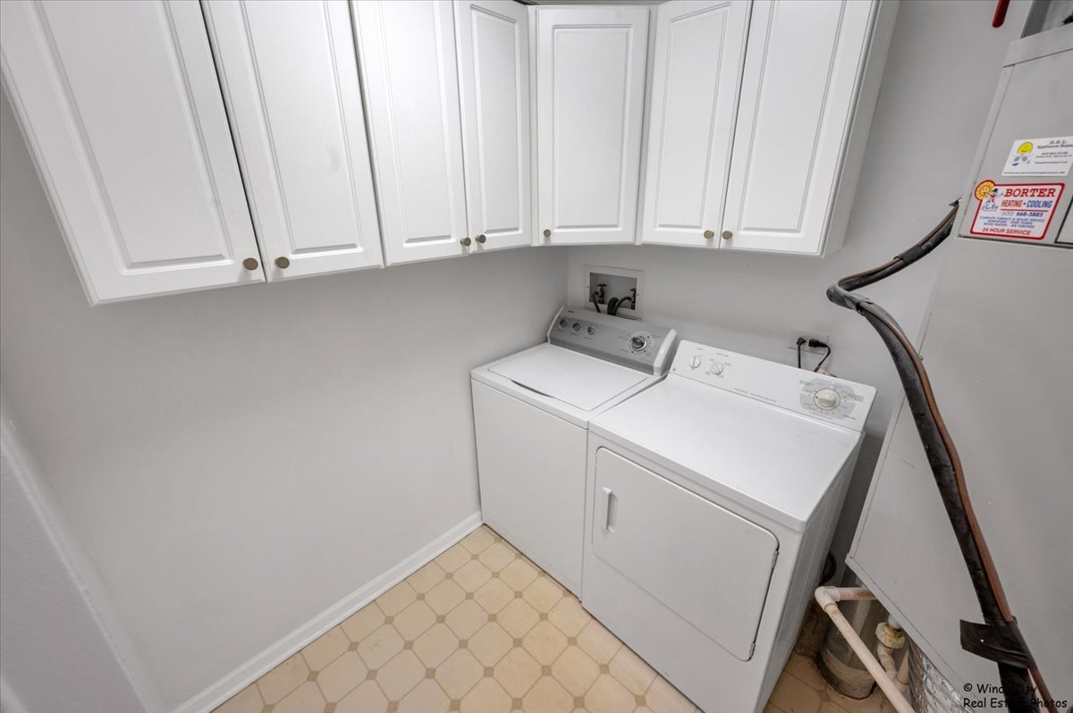 455 West Front Street, Unit 2208 Wheaton, IL 60187 - Photo 18 of 20 a utility room with dryer and washer