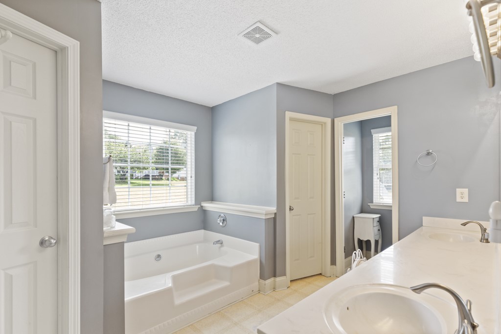 112 Falcons View Court Walhalla, SC 29691 - Photo 20 of 39 Gallery Image 20