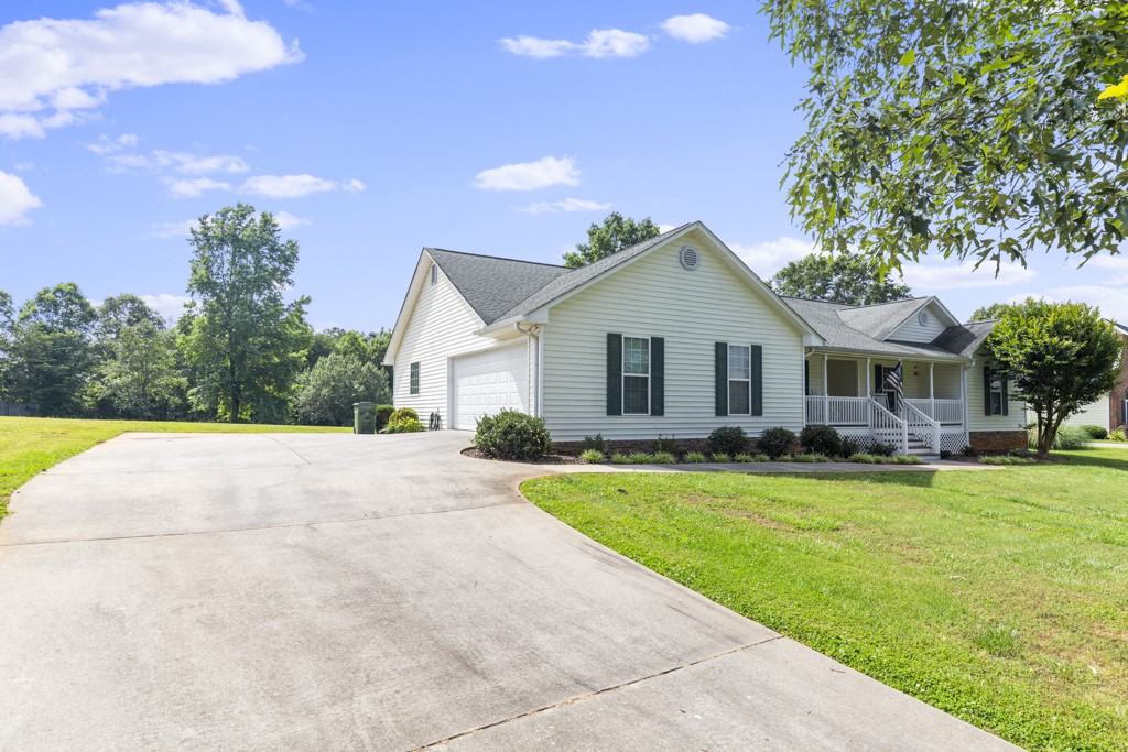 112 Falcons View Court Walhalla, SC 29691 - Photo 36 of 39 Gallery Image 36