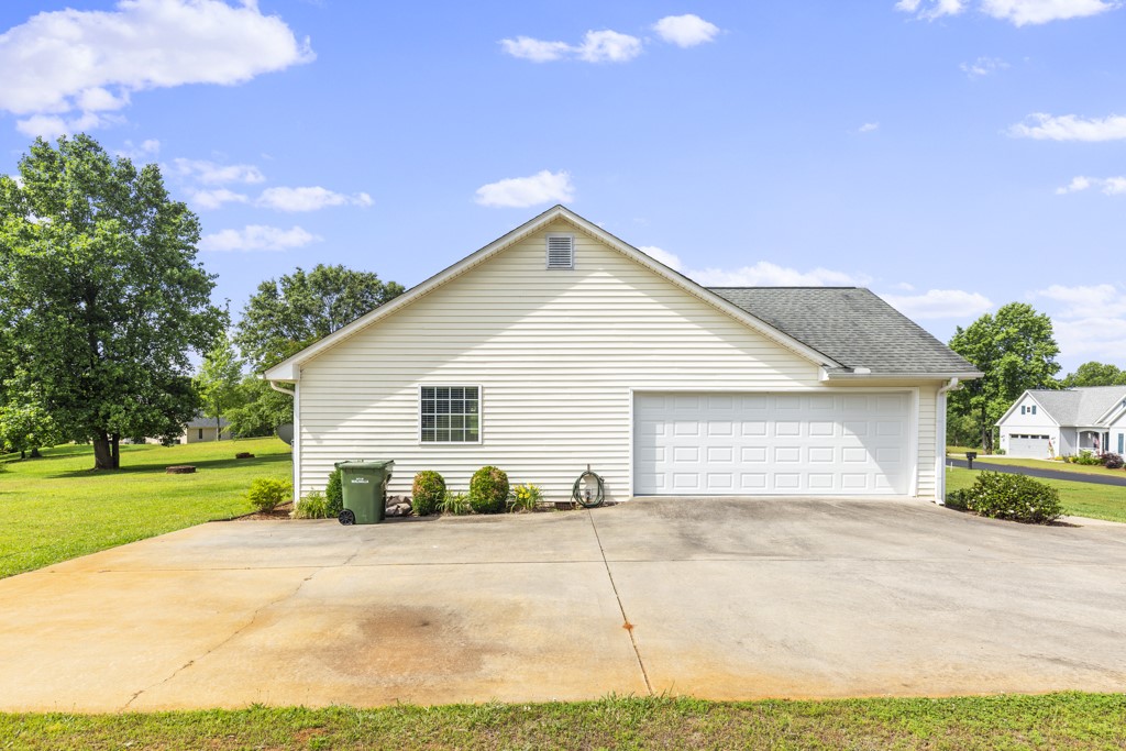 112 Falcons View Court Walhalla, SC 29691 - Photo 37 of 39 Gallery Image 37
