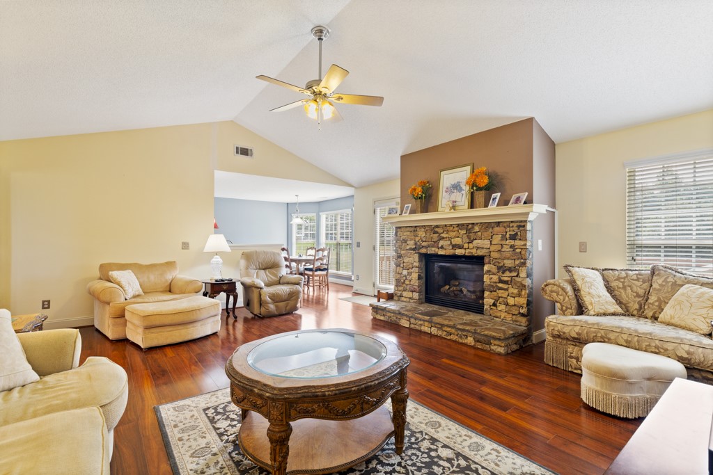 112 Falcons View Court Walhalla, SC 29691 - Photo 5 of 39 Gallery Image 5