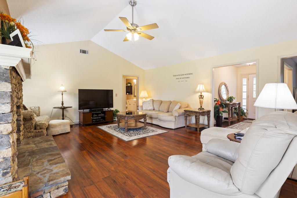 112 Falcons View Court Walhalla, SC 29691 - Photo 6 of 39 Gallery Image 6