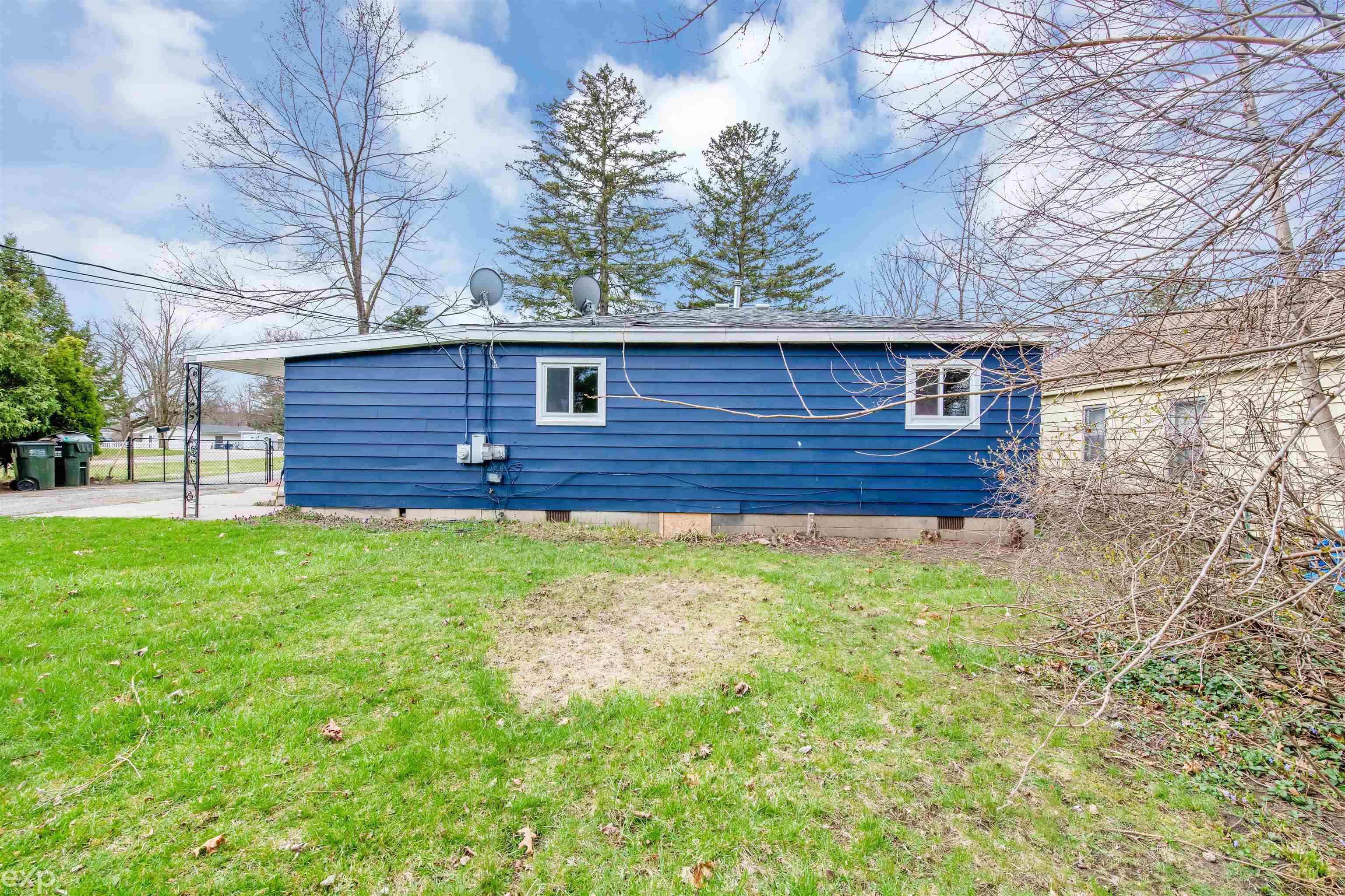 2709 Frankson Avenue Rochester, MI 48307 - Photo 24 of 26 50137872-baf1ba02-1b90-4984-a104-941b89fe1a72.JPG