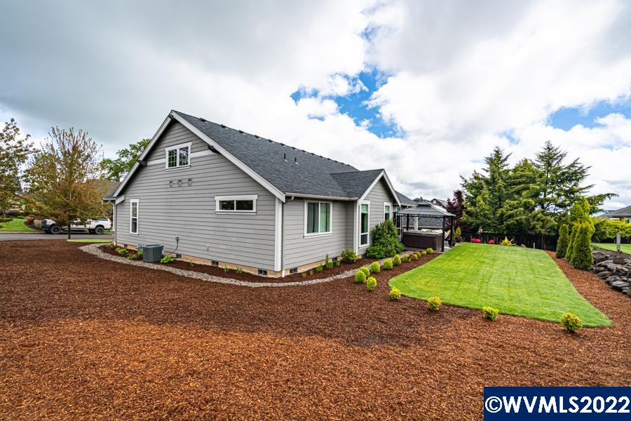 375 Northwest Reed Lane Dallas, OR 97338 - Photo 4 of 42