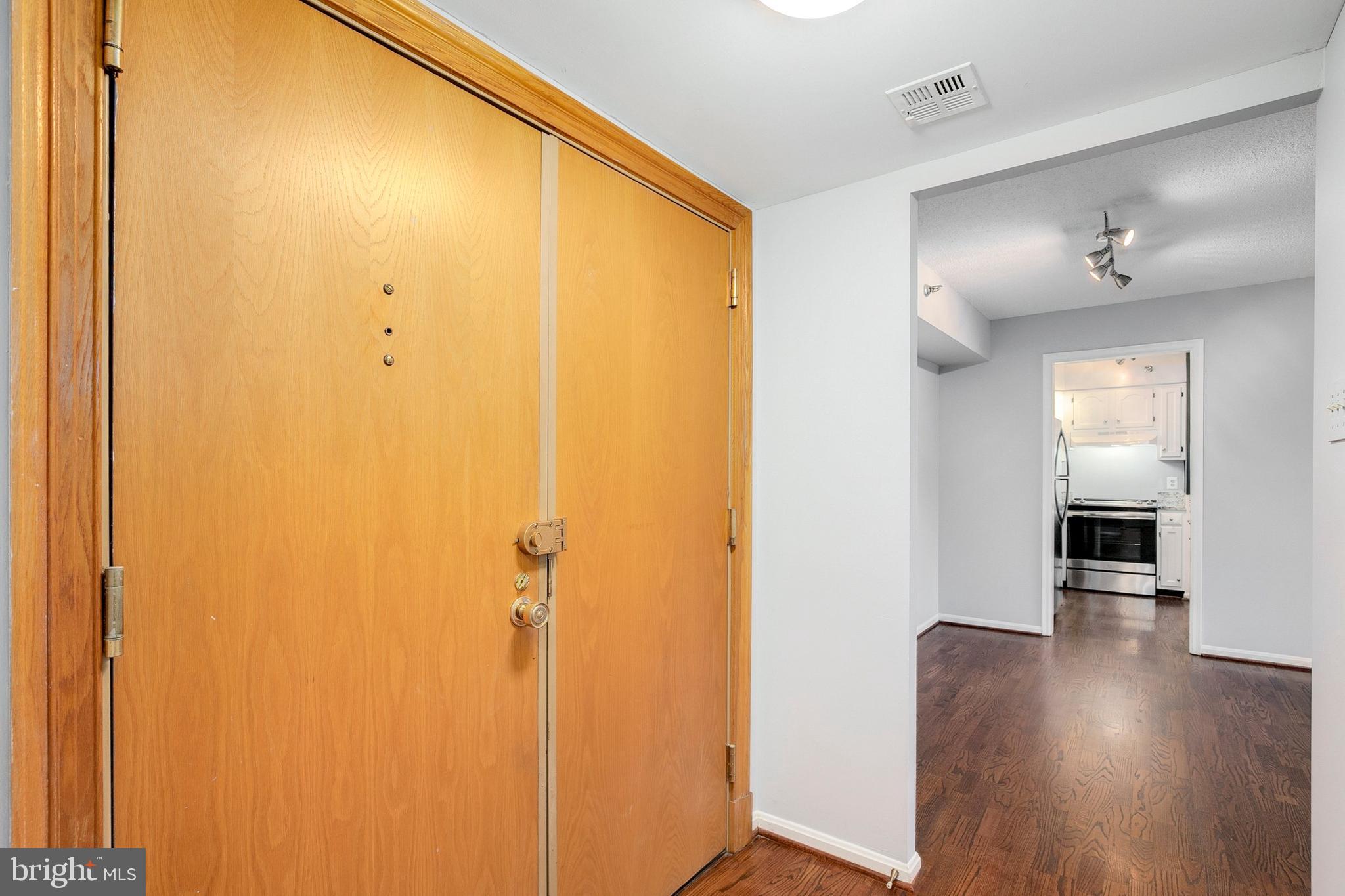 1301 North Courthouse Road, Unit 1605 Arlington, VA 22201 - Photo 3 of 18